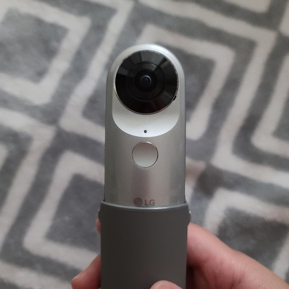 LG 360 Camera - Picture 2 of 5